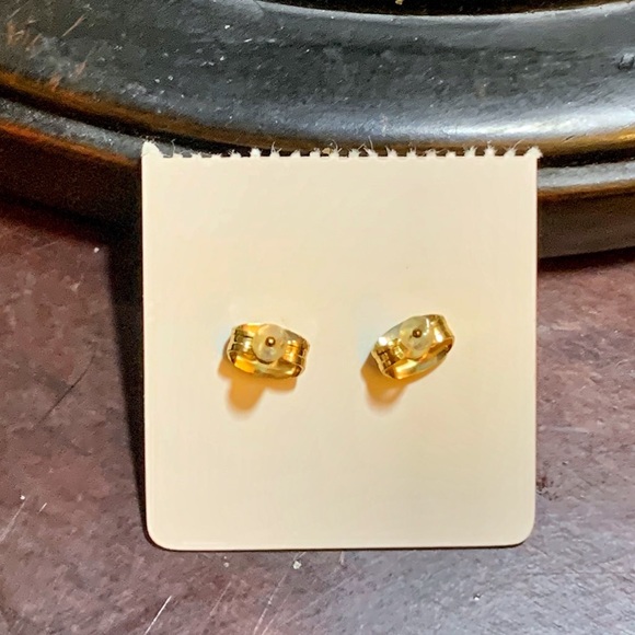 NWT ❤️Gold plated crystal heart studs for birthday month. JANUARY - Picture 2 of 2